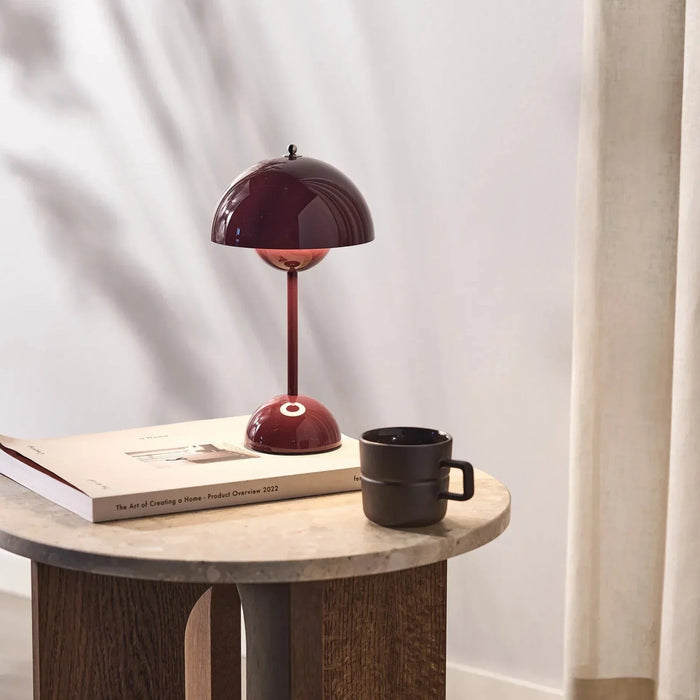NINA - Retro Table Lamp