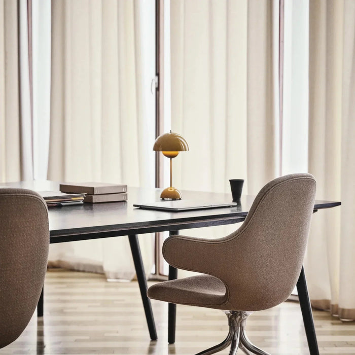 NINA - Retro Table Lamp